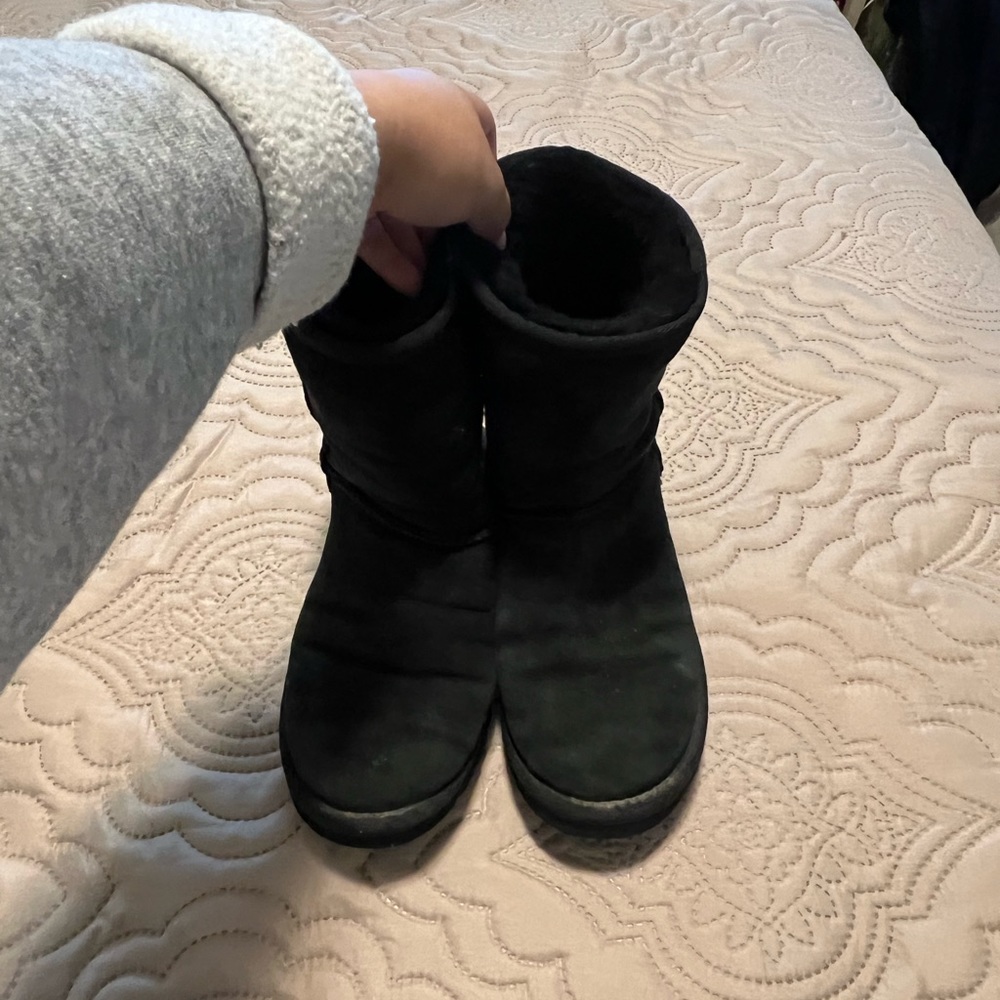 Black uggs